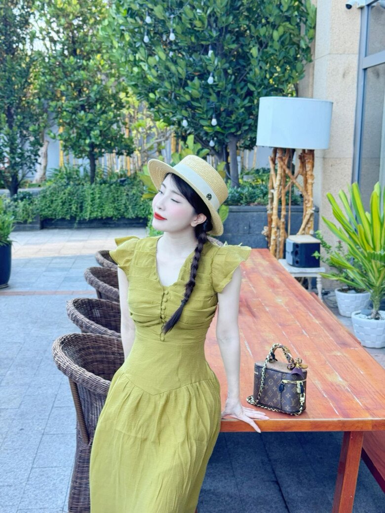 Người tình Việt Anh có nước sa trắng sứ, chuộng mặc style “gái quê” vẫn hút hết mọi ánh nhìn - 8