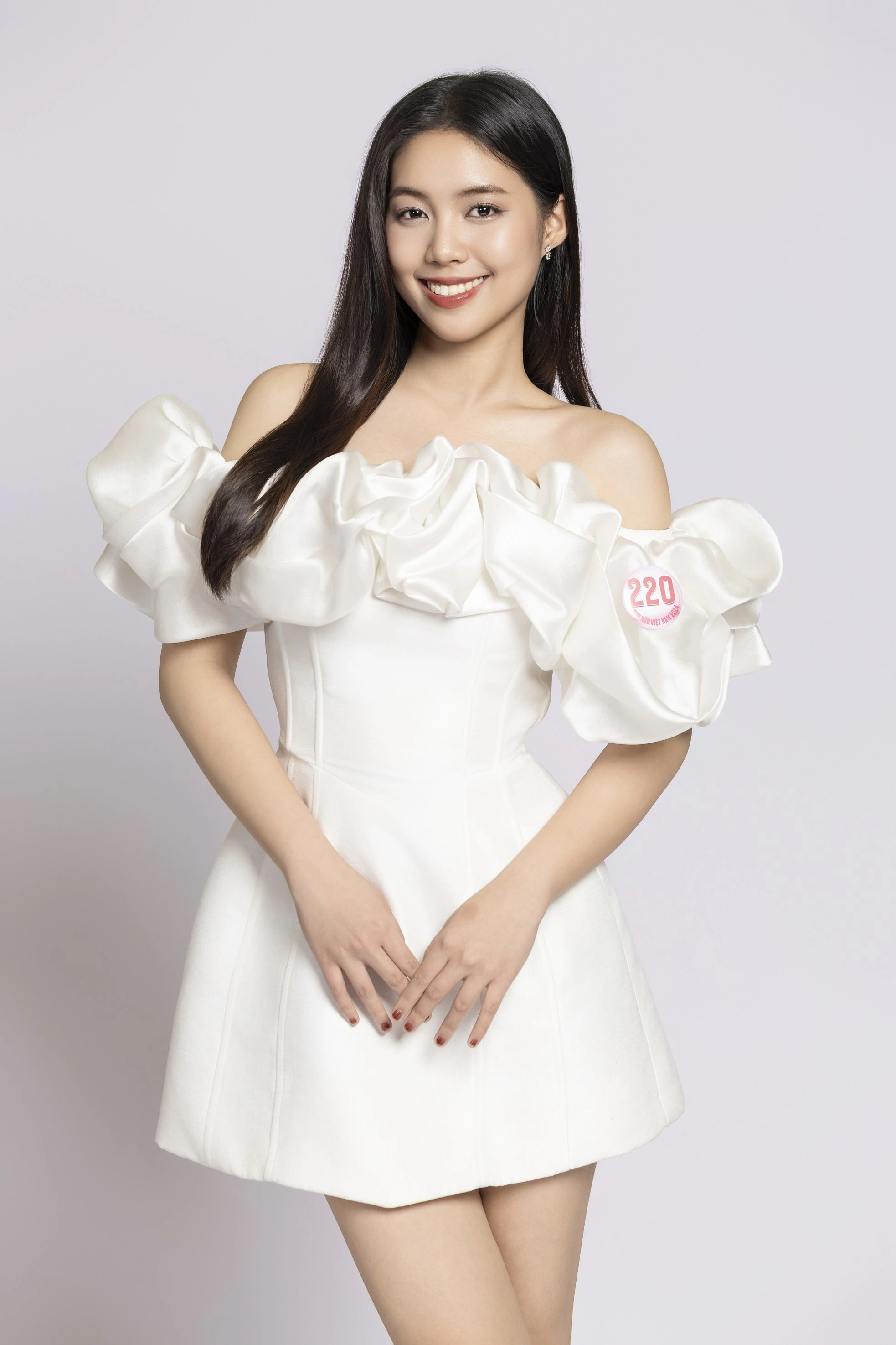 Nhan sắc thí sinh Hoa hậu Việt Nam sở hữu chỉ số cơ thể đẹp hơn cả Đặng Thu Thảo - 2