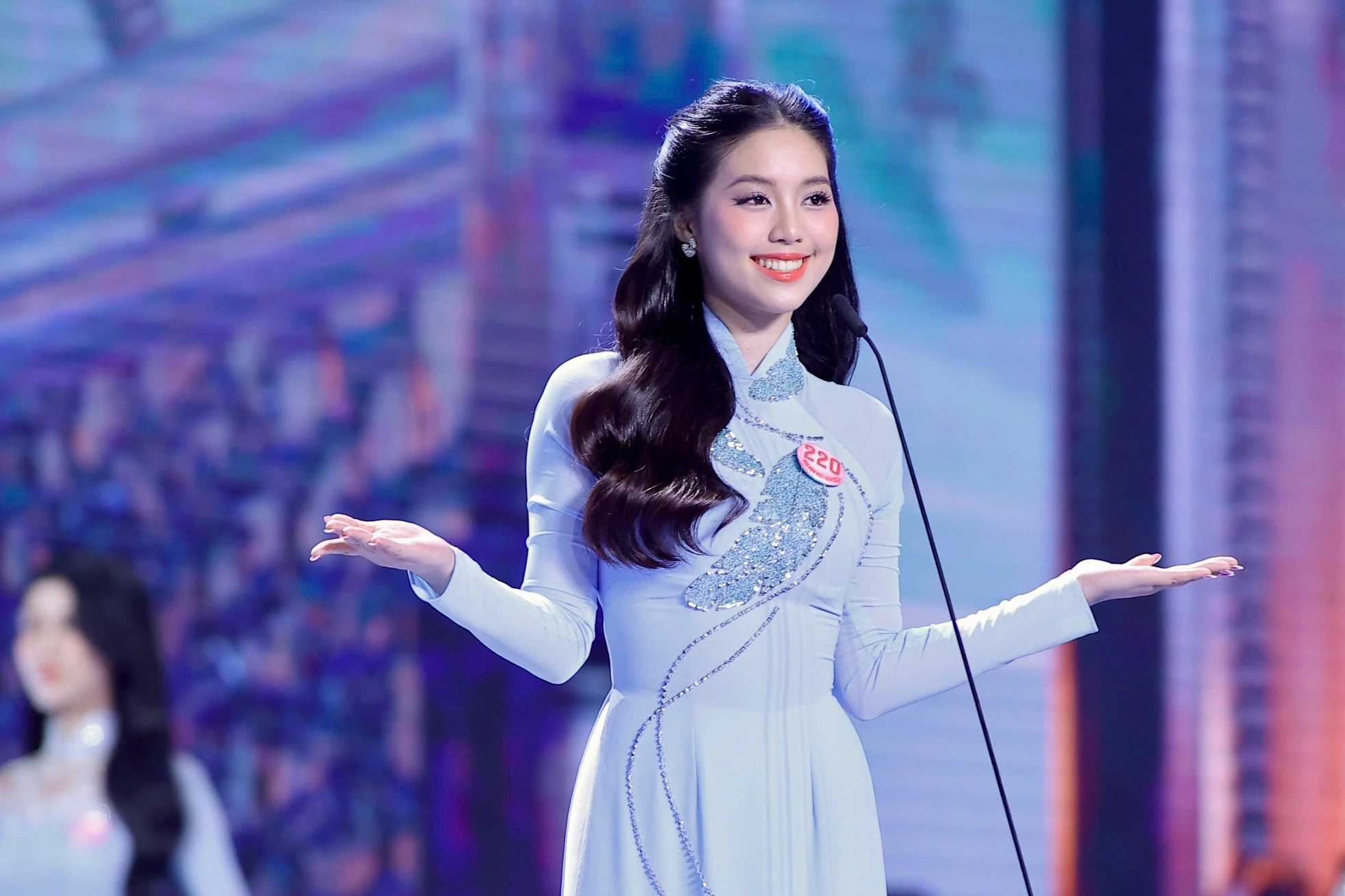 Nhan sắc thí sinh Hoa hậu Việt Nam sở hữu chỉ số cơ thể đẹp hơn cả Đặng Thu Thảo - 1