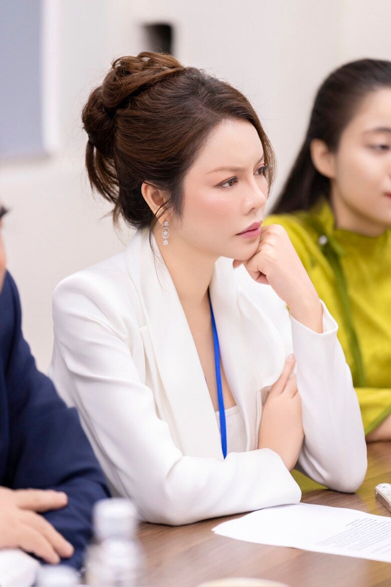 Nhan sắc vị khách mời muốn &#34;giật&#34; hoa cưới của Hồ Quỳnh Hương, lên truyền hình nước ngoài vẫn đẹp phát sáng - 5