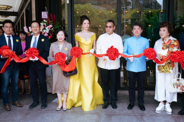 Nhan sắc vị khách mời muốn &#34;giật&#34; hoa cưới của Hồ Quỳnh Hương, lên truyền hình nước ngoài vẫn đẹp phát sáng - 10