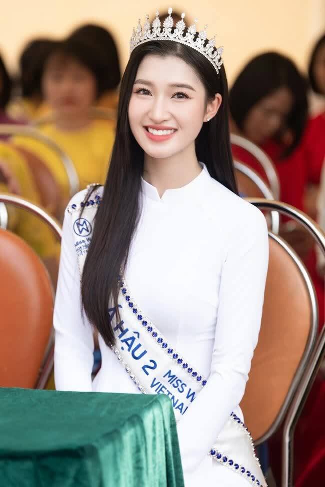 Điểm danh những nàng hậu có nhan sắc ngọc ngà kiêu sa, chọn lấy chồng ở tuổi đẹp nhất đời con gái - 6