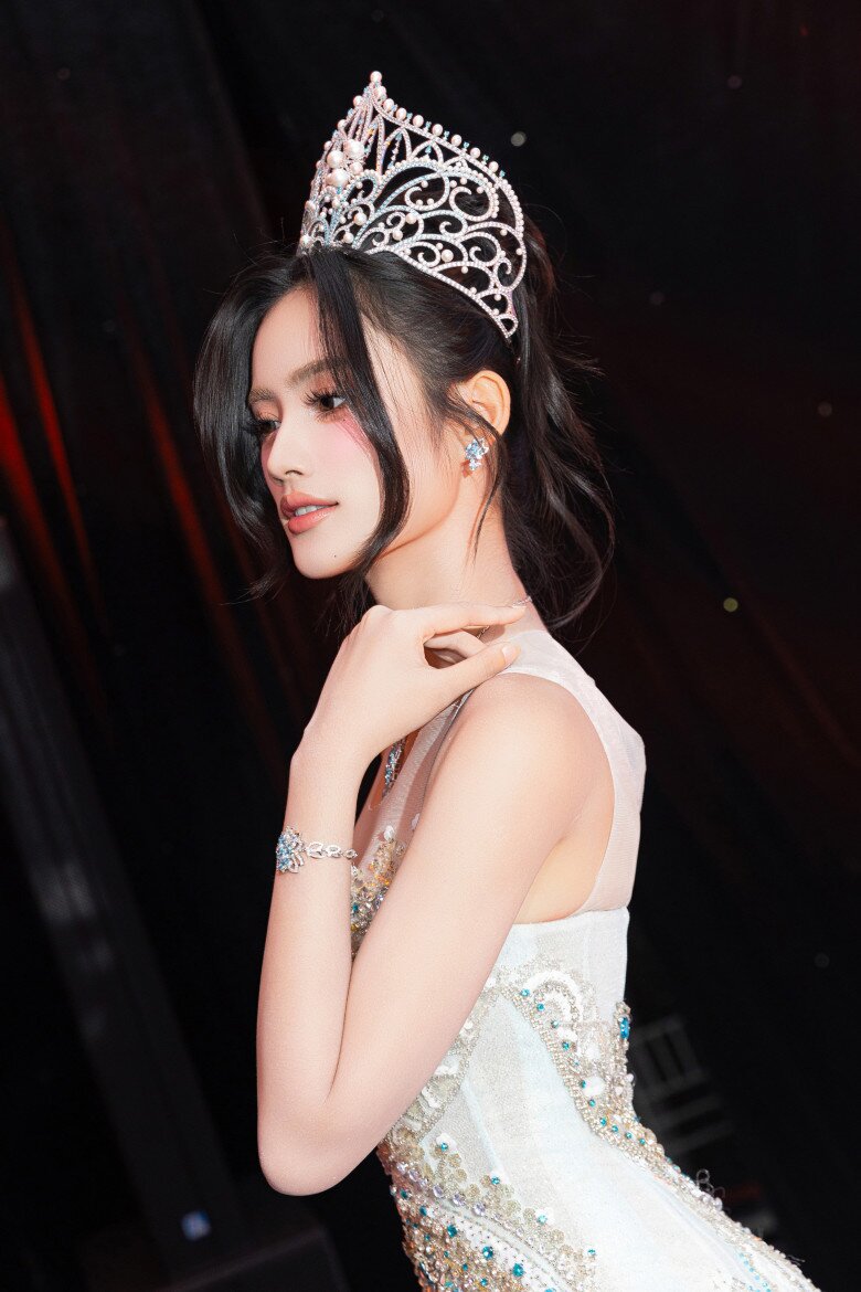 Trước giờ sang Ấn Độ, Ý Nhi chia sẻ về hành trình Miss World: Không áp lực trước thành công của Hoa hậu Thanh Thuỷ - 9