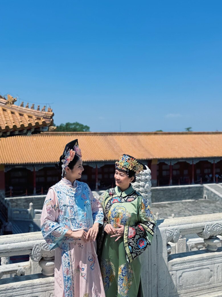 Bầu 6 tháng, Hoa hậu Việt Nam vẫn hóa thân thành &#34;Hoàn Châu cách cách&#34; xinh rạng rỡ ở Tử Cấm Thành - 8