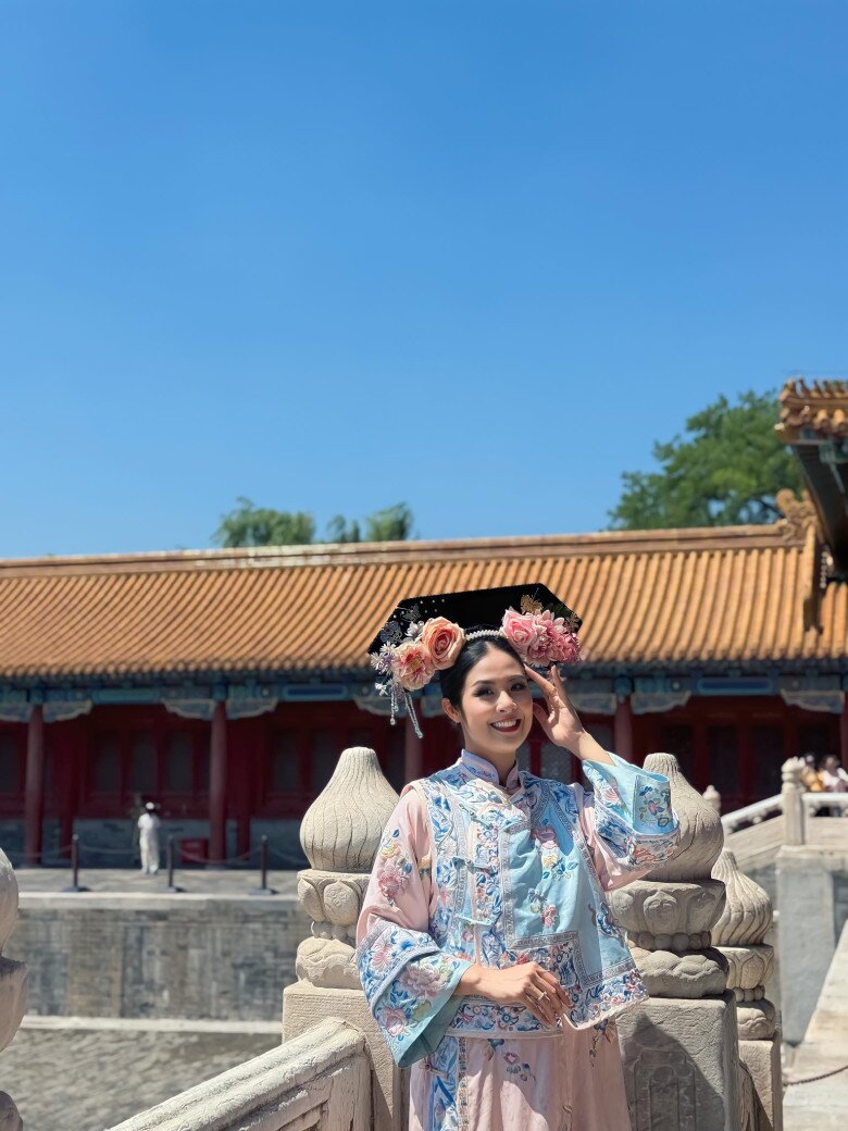 Bầu 6 tháng, Hoa hậu Việt Nam vẫn hóa thân thành &#34;Hoàn Châu cách cách&#34; xinh rạng rỡ ở Tử Cấm Thành - 6