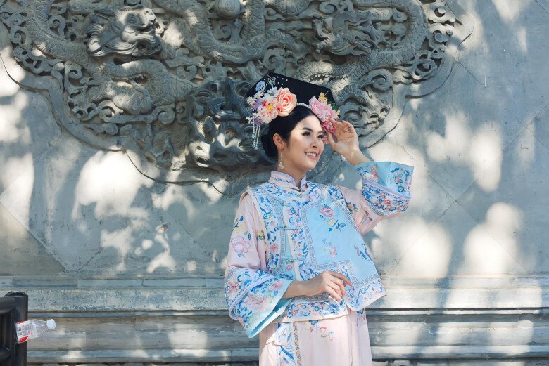 Bầu 6 tháng, Hoa hậu Việt Nam vẫn hóa thân thành &#34;Hoàn Châu cách cách&#34; xinh rạng rỡ ở Tử Cấm Thành - 10