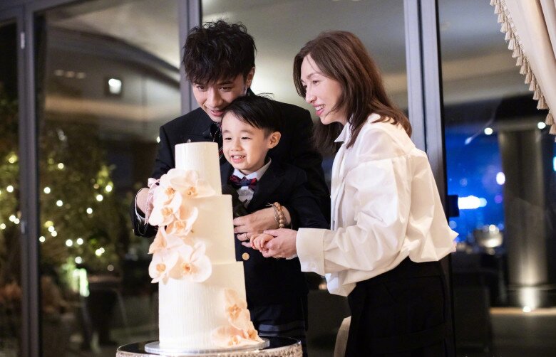 4 mỹ nhân cưới rình rang 2015: 10 năm sau người bỏ chồng vẫn trẻ như gái 20, người 3 con ngày càng nóng bỏng - 24