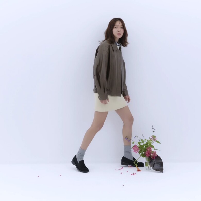 Bạn thân Son Ye Jin U50 vẫn làm mẫu ảnh thời trang giới trẻ, phong cách ngoài đời đáng để chị em U40 học hỏi - 9