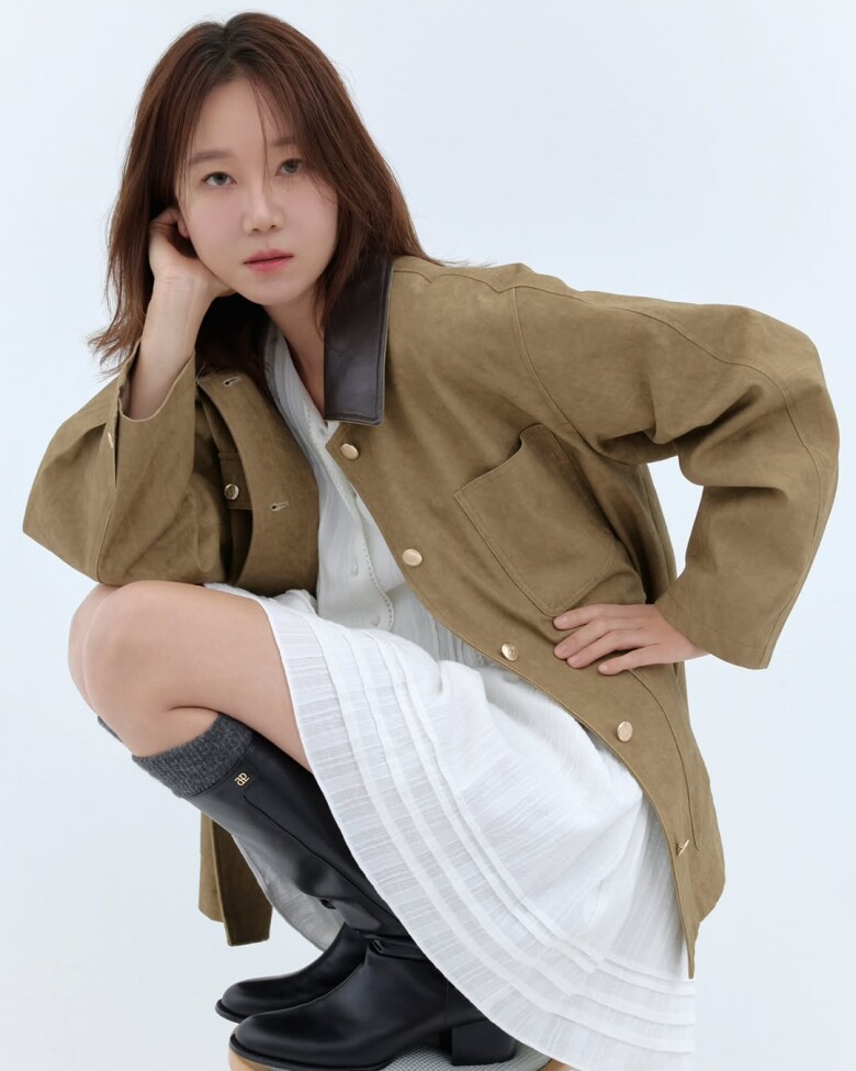 Bạn thân Son Ye Jin U50 vẫn làm mẫu ảnh thời trang giới trẻ, phong cách ngoài đời đáng để chị em U40 học hỏi - 12