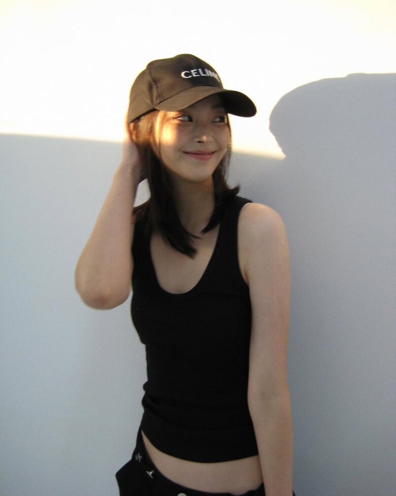 &#34;Cô mèo&#34; có visual sang chảnh được so sánh với Jennie: lên phim đã đẹp, đời thường còn ăn mặc tinh tế khó rời mắt - 9