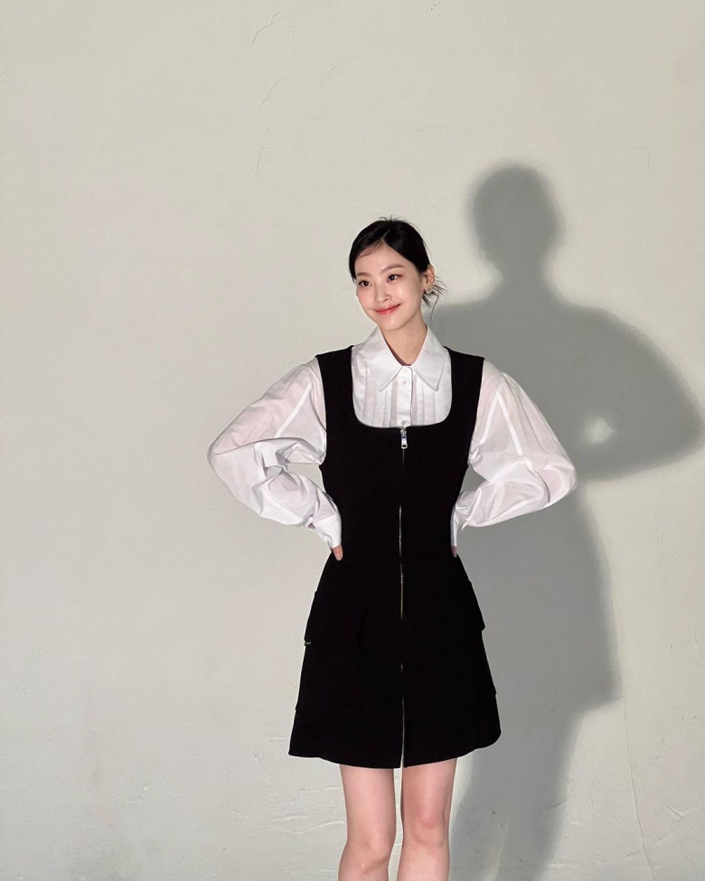 &#34;Cô mèo&#34; có visual sang chảnh được so sánh với Jennie: lên phim đã đẹp, đời thường còn ăn mặc tinh tế khó rời mắt - 13