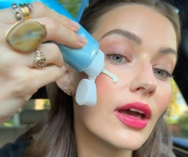 Có nên bôi lại kem chống nắng sau khi đã makeup? Học ngay 8 bí quyết sau để da vừa đẹp vừa khỏe - 1
