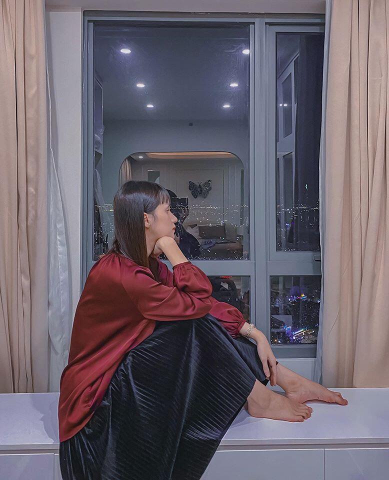 Diva Hồng Nhung tuổi 50+ vẫn &#34;thử sức&#34; với kiểu tóc mái khó nhằn, hóa ra là &#34;bí thuật&#34; trẻ hóa của nhiều sao Việt - 7