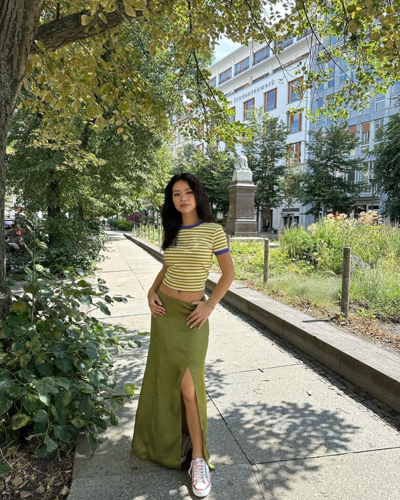 Nữ fashionista &#34;nấm lùn&#34; mách nhỏ chị em công thức lên đồ &#34;hack dáng&#34;, mặc phong cách nào cũng hợp - 2