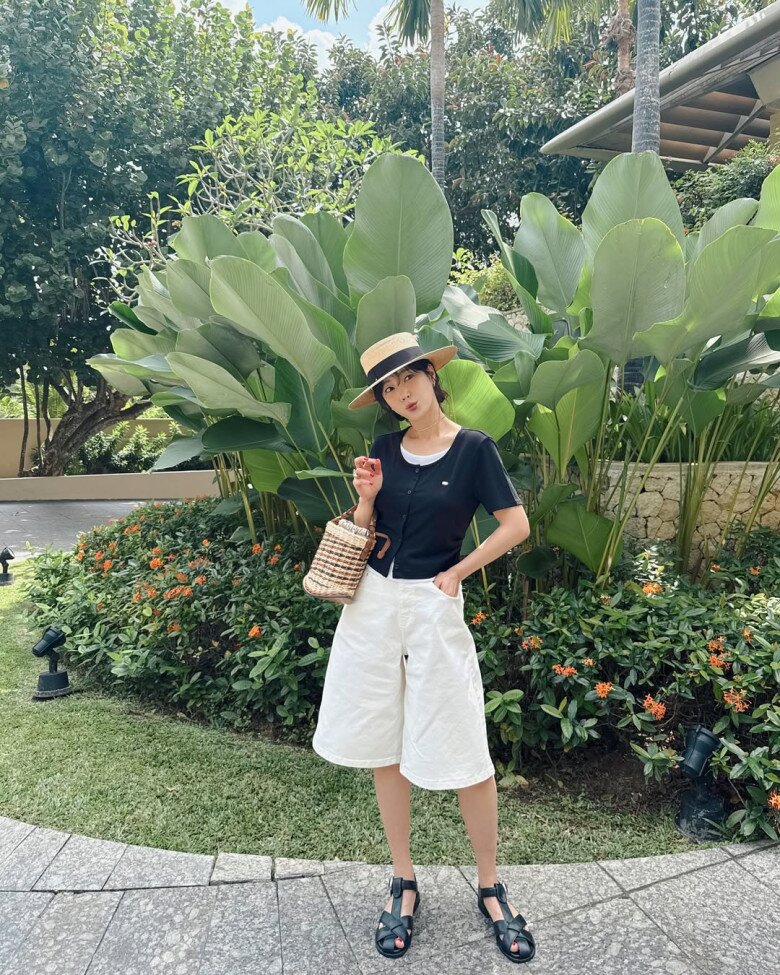 Hai mỹ nhân Việt - Hàn xứng danh &#34;sách mẫu&#34; thời trang cho hội chị em 40+, phong cách phối đồ tinh tế đáng học hỏi - 11