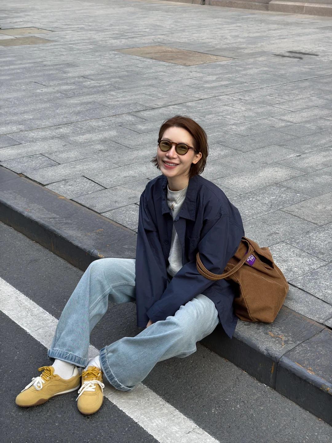 Mặc quần jeans xắn gấu nên chọn mang đôi giày nào? Thay thế giày búp bê bằng 5 kiểu này đảm bảo đẹp - 8