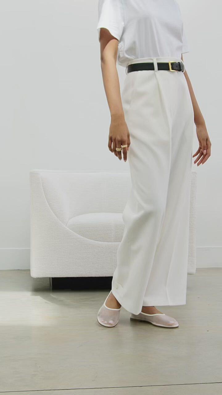 Mặc quần linen trắng mang giày gì cho đậm chất tiểu thư? Tham khảo ngay 8 mẫu giày này để diện linen đẹp như gái Pháp - 6