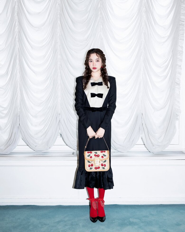 “Ngọc nữ” thế hệ mới của Thái Lan khiến phóng viên nhận nhầm là Jisoo tại Met Gala, gu thời trang xứng danh &#34;nàng thơ&#34; Valentino - 13