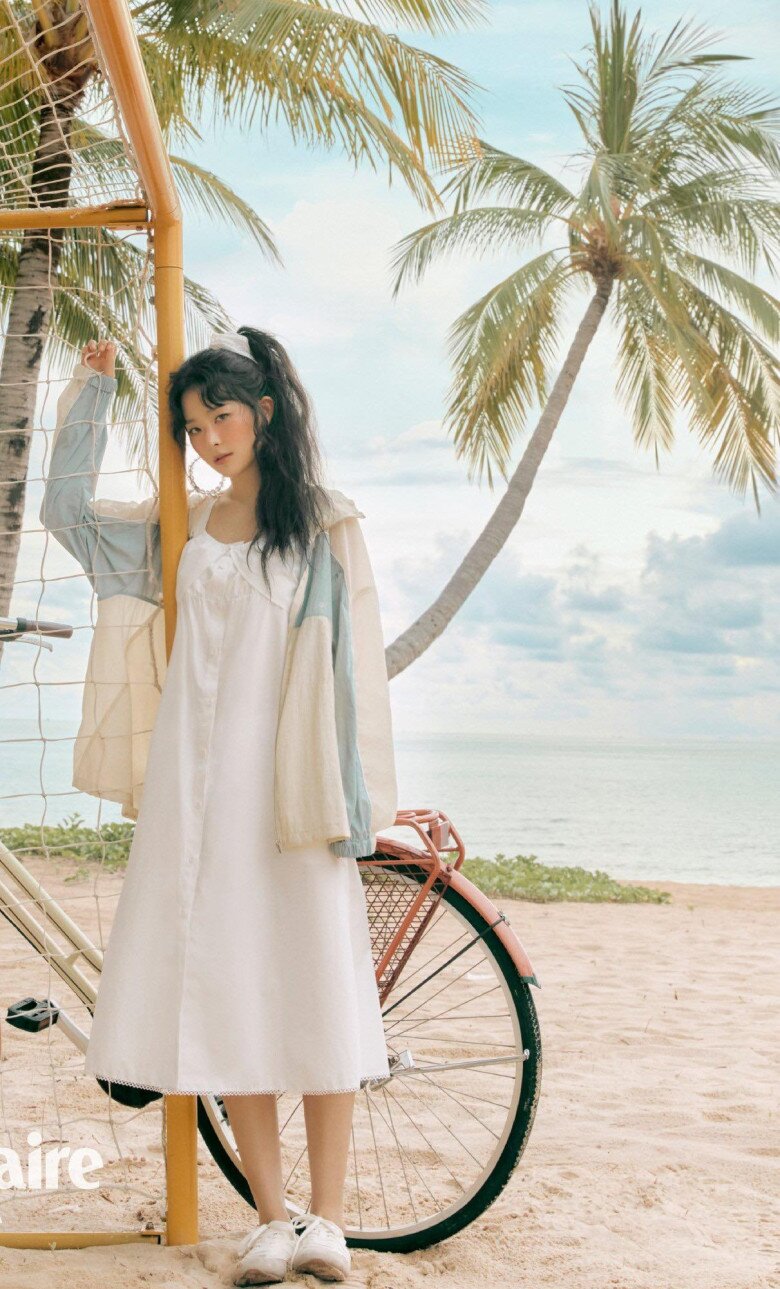 Nữ thần Hàn Quốc đến Việt Nam &#34;mưa lời khen&#34; vì bộ ảnh xinh lung linh, gu thời trang ngoài đời chất khỏi bàn - 3
