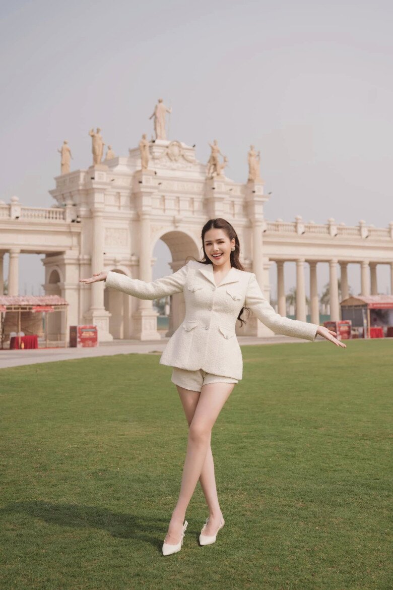 &#34;Phu nhân hào môn&#34; Phanh Lee có body mi nhon, công khai cân nặng làm ai cũng ngỡ ngàng - 5