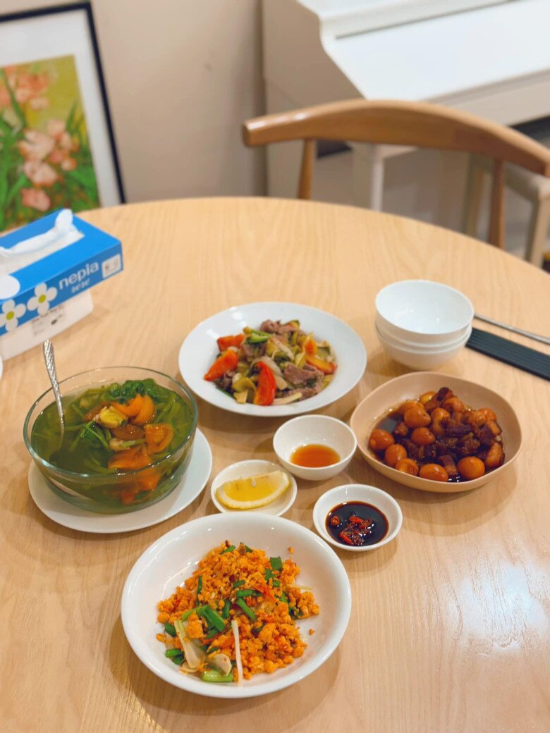 Soi bữa ăn trước và sau sinh của Mai Ngọc, đầy đủ món ngon nhưng luôn theo công thức "1 nước - 1 mốc giờ" giữ dáng đẹp - 8