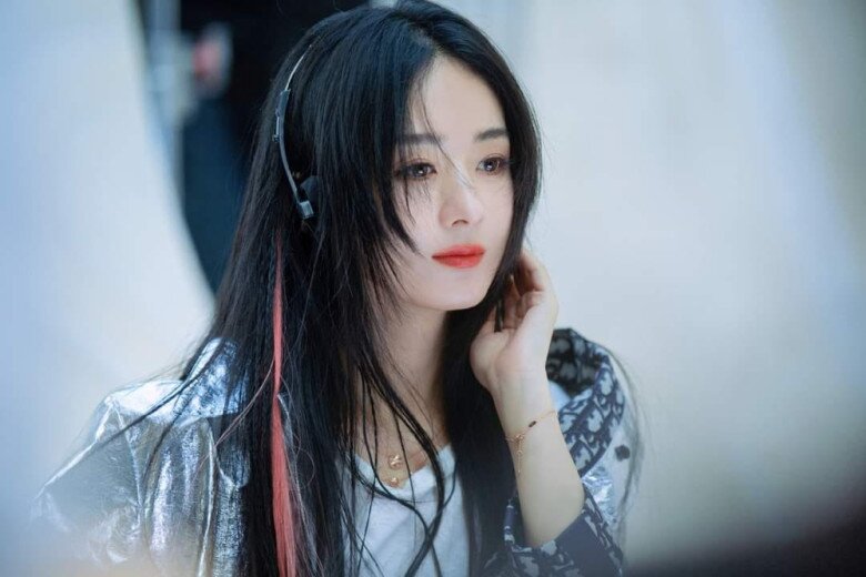 Triệu Lệ Dĩnh đã làm mẹ nhưng mỗi lần đổi màu tóc đều khiến CĐM  &#34;dậy sóng&#34;, luôn chọn style nổi loạn để &#34;lột xác&#34; - 9