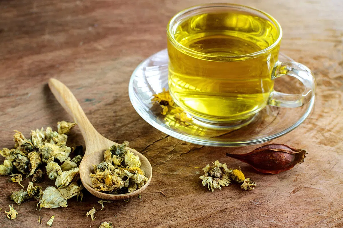 Vừa đi nắng về, chị em không muốn da bị tổn thương, có 2 thứ nước nên tránh, 4 loại nước nên dùng ngay - 6