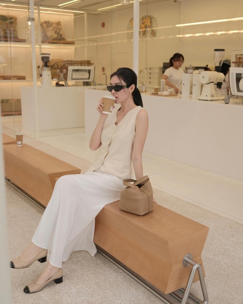 10 công thức phối váy dài đẹp bất bại của các nàng dâu hào môn: Nàng “nấm lùn” hay mũm mĩm đều có thể tham khảo - 2