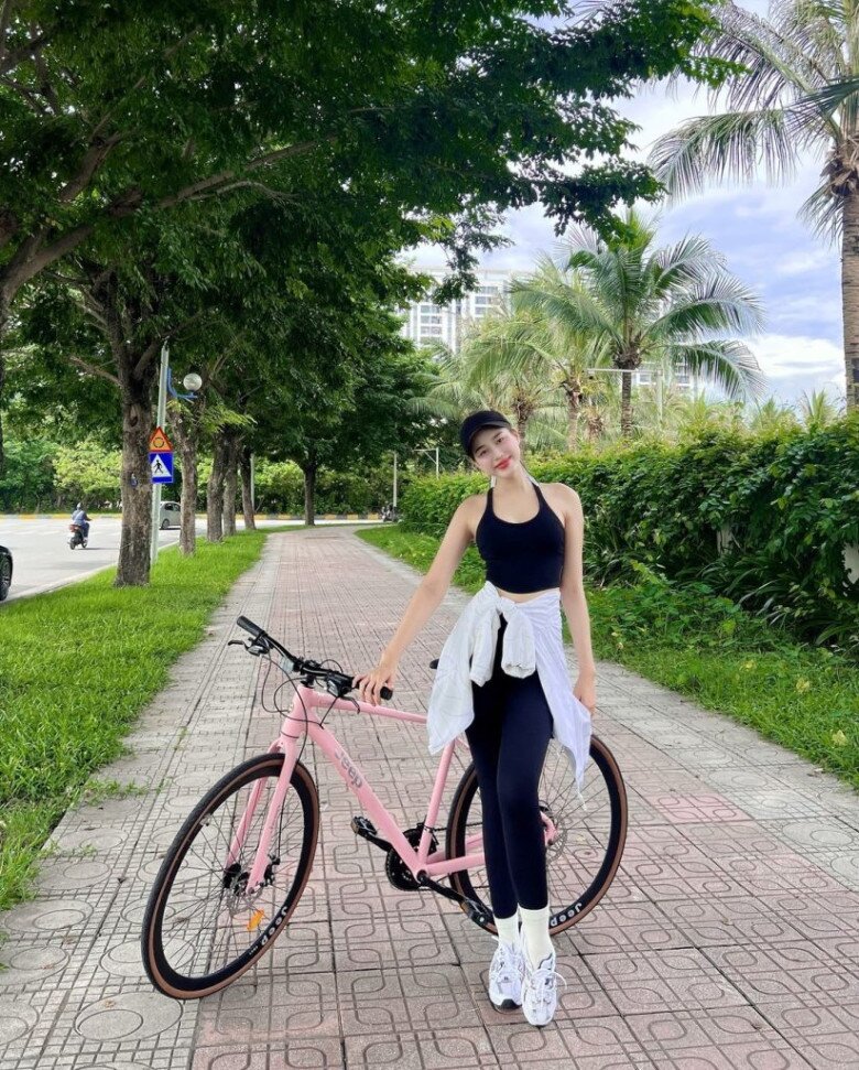 5 outfit chống nắng đỉnh cao giúp nàng không đen da mà vẫn sành điệu ngút ngàn - 5