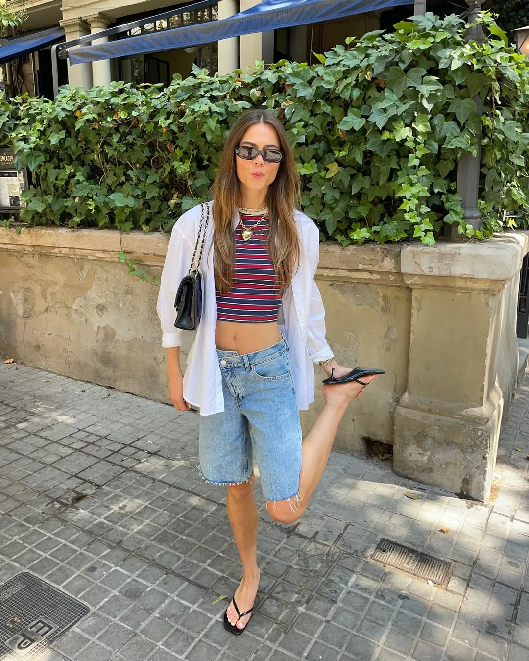 8 cách phối sơ mi đi biển chuẩn fashionista, mặc xong nhan sắc thăng hạng cứ chụp ảnh là xinh hết nấc - 12