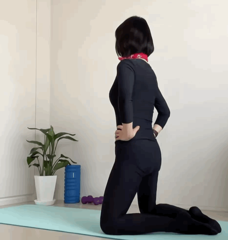 Bà nội trợ U60 có body nuột nà, trông trẻ hơn 20 tuổi nhờ tập động tác này trước khi đi ngủ, thành công giảm 7kg - 4