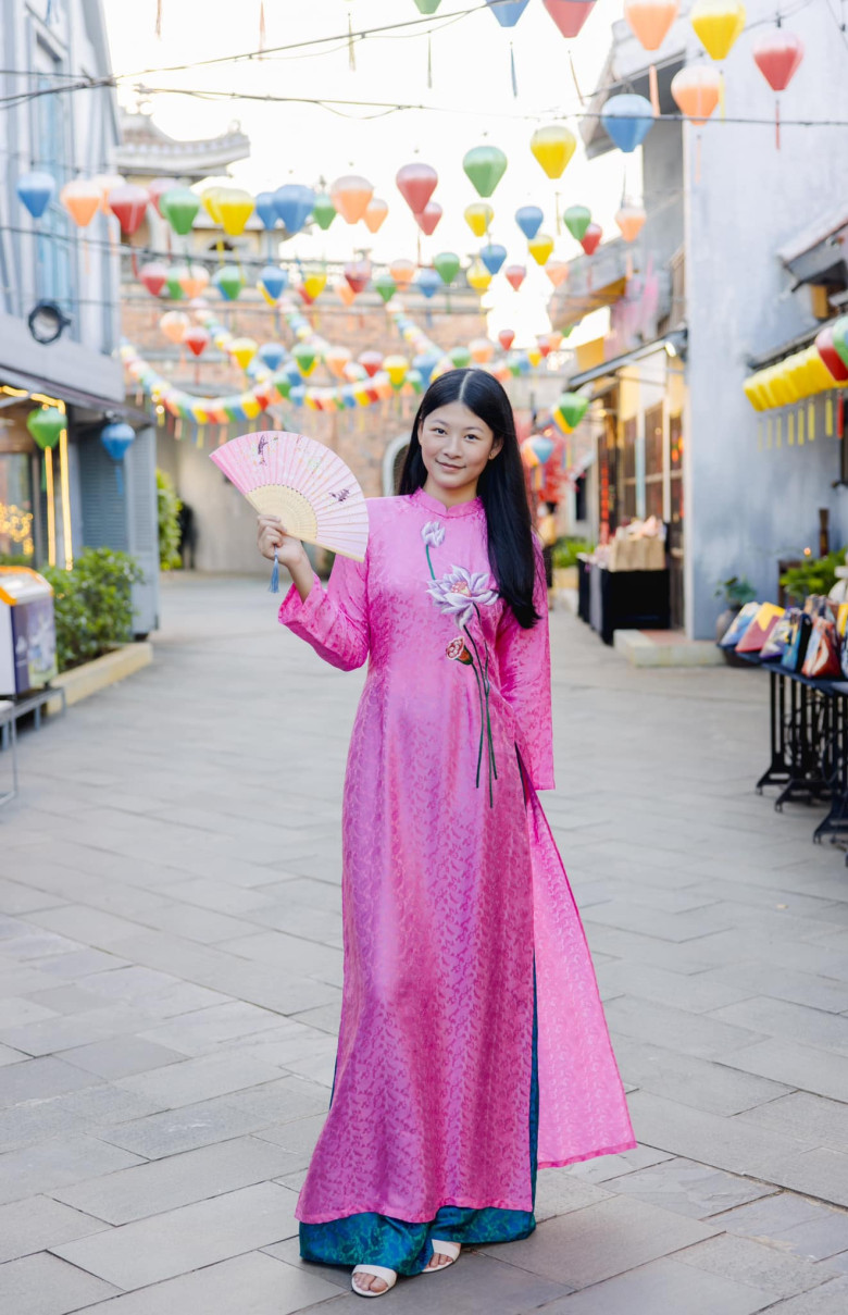 Bất ngờ với visual con gái siêu mẫu Bình Minh khi làm mẫu ảnh, thần thái được khen đúng chuẩn &#34;con nhà nòi&#34; - 5