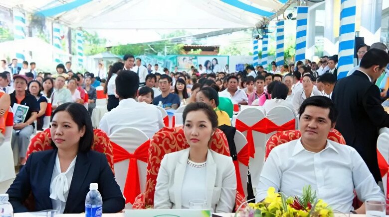 Nhan sắc dàn ái nữ kín tiếng của đại gia Việt, có con gái của Hoa hậu Việt &#34;độc nhất vô nhị&#34; xinh như hoa như ngọc - 7