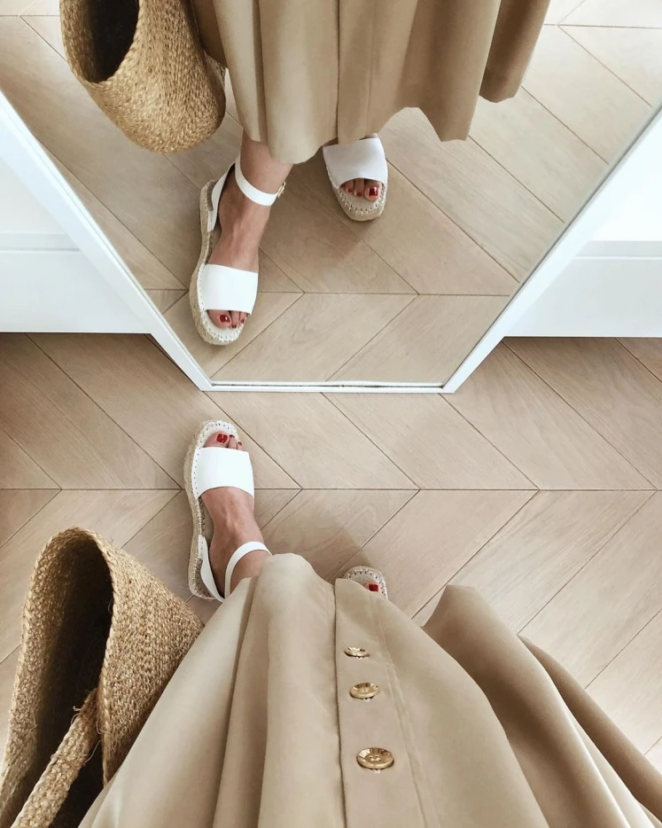 Để bước vào mùa hè với style xinh như mộng, chị em học phụ nữ Pháp sắm đủ 10 item sau có thể mặc suốt mùa - 7