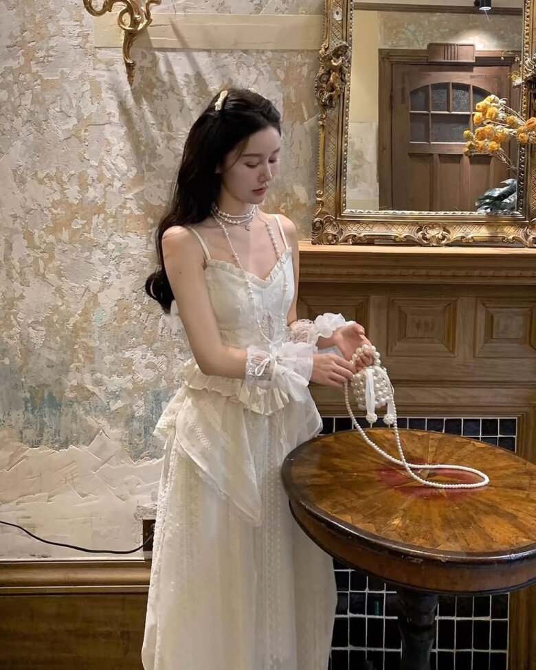 Ha Ji-won tái xuất với chiếc áo khoe eo khiến chị em “sốt rần rần”, chị em tham khảo 10 kiểu sau để biến eo bánh mì thành eo con kiến - 10