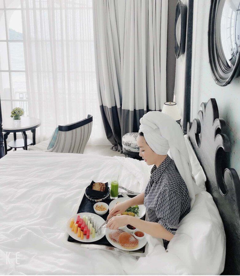 Hoa hậu Đền Hùng Giáng My ở biệt thự 1000m2 ăn đơn sơ toàn rau với tô hoa quả duy trì vẻ đẹp không tuổi - 18
