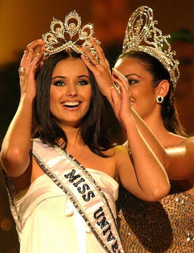 Nàng hậu bị Miss Universe thẳng tay tước vương miện có nhiệm kỳ ngắn nhất lịch sử, là huyền thoại nhan sắc khó thay thế - 2