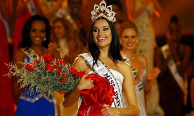 Nàng hậu bị Miss Universe thẳng tay tước vương miện có nhiệm kỳ ngắn nhất lịch sử, là huyền thoại nhan sắc khó thay thế - 3