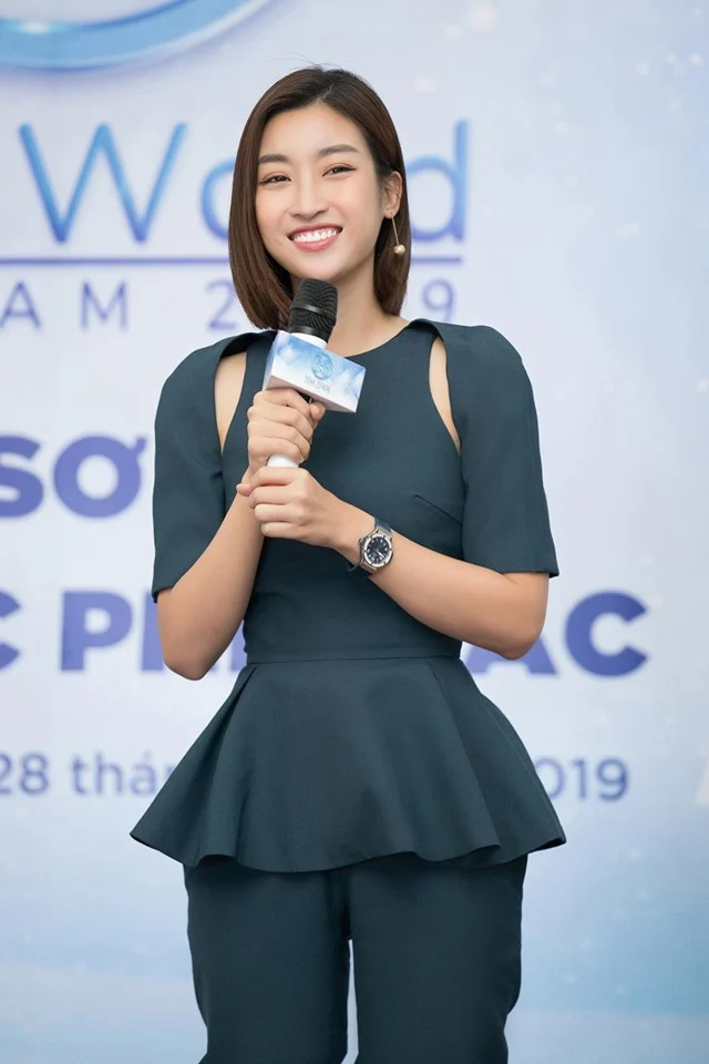 &#34;Hoa hậu nghèo nhất Việt Nam&#34; từng đeo đồng hồ vài trăm triệu nay có bộ sưu tập gần 10 tỷ, đeo món gần 7 tỷ đi bên chồng - 13
