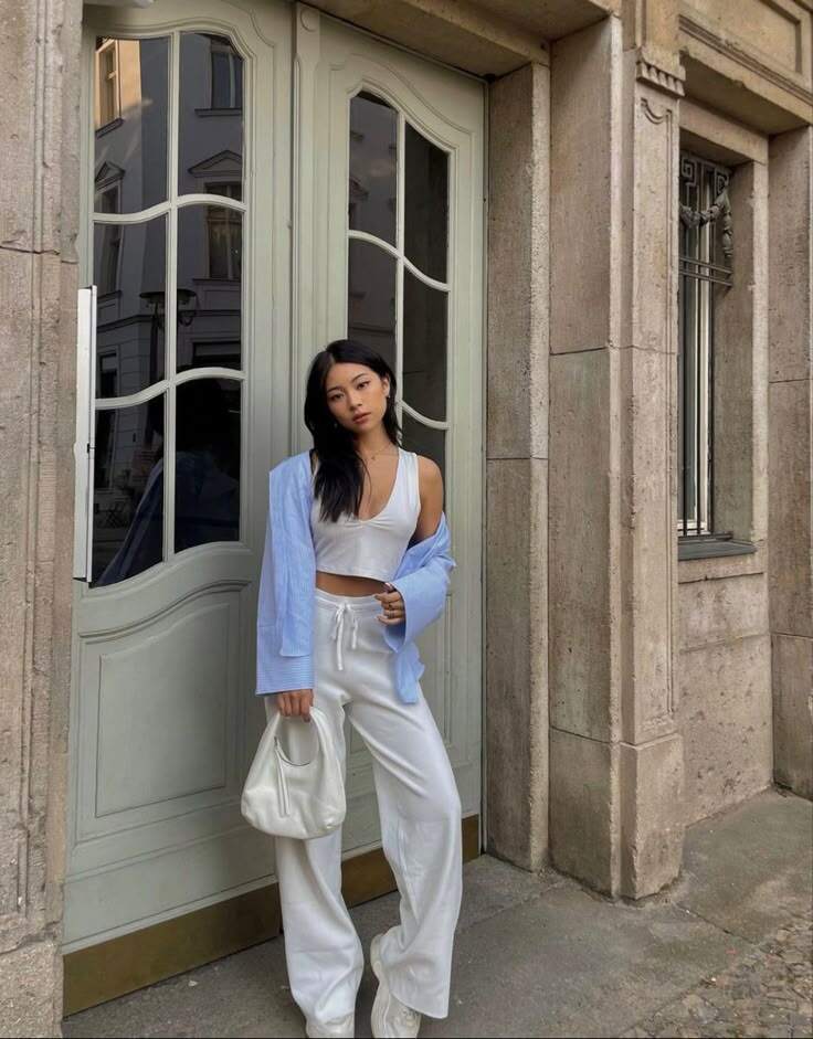 Hè này mặc gì đi làm? Tham khảo 20 outfit &#34;ruột&#34; của các blogger thời trang cao dưới 1m60 mà &#34;hack&#34; dáng như 1m70 - 1