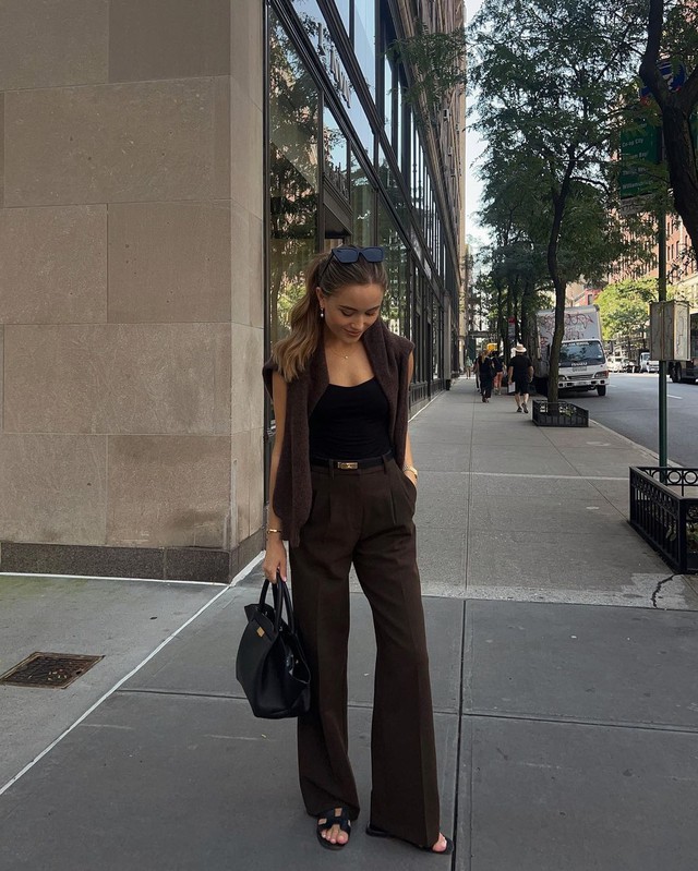 Hè này mặc gì đi làm? Tham khảo 20 outfit &#34;ruột&#34; của các blogger thời trang cao dưới 1m60 mà &#34;hack&#34; dáng như 1m70 - 3
