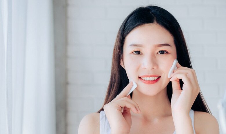 Không phải chống nắng, các chuyên gia cho biết hầu hết người có làn da đẹp nhẵn thín đều có thói quen này - 4