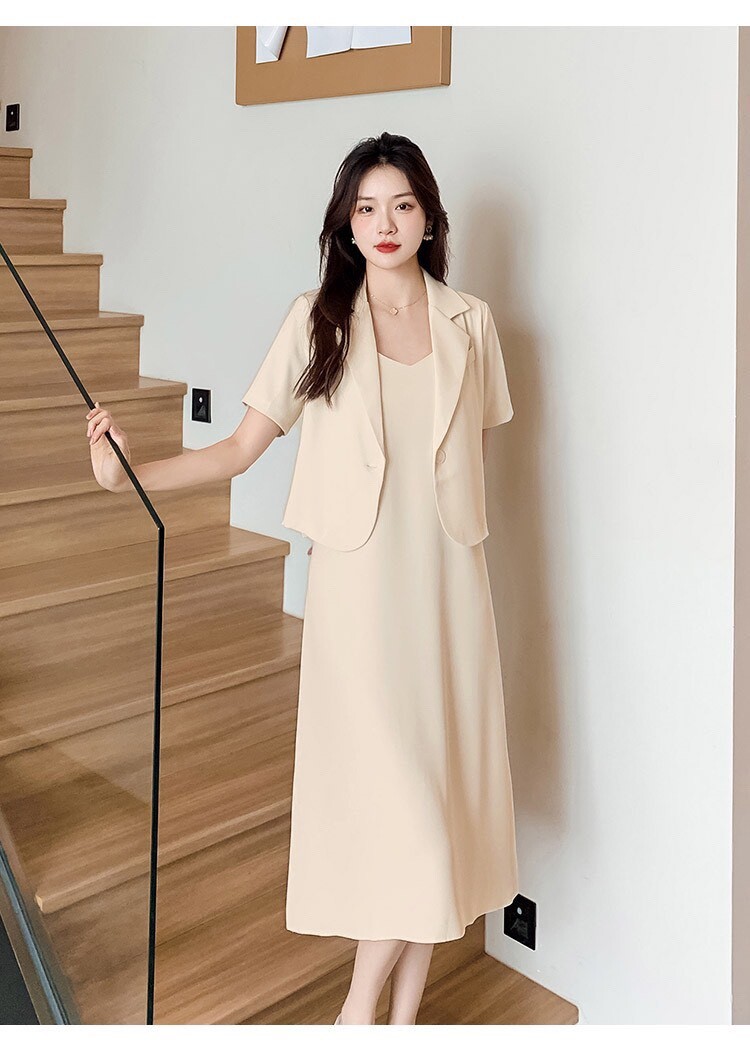 Muốn mặc đẹp với váy 2 dây không khó, sắm ngay 4 món đồ vừa dễ diện lại siêu thanh lịch và nữ tính này - 10