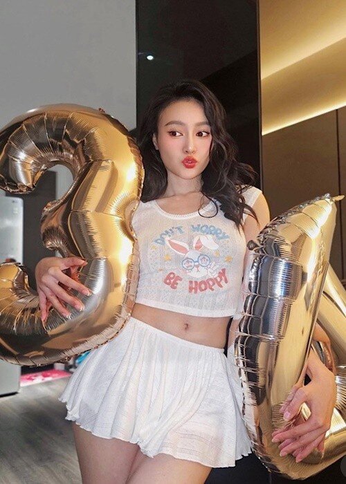 Showbiz Việt có một mỹ nhân mặc đồ ở nhà gợi cảm chẳng kém khi diện bikini, được mệnh danh “nữ hoàng đồ ngủ” - 7