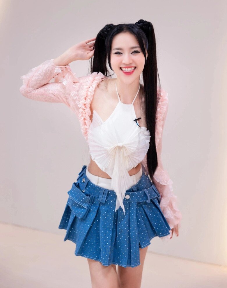 Showbiz Việt có một mỹ nhân mặc đồ ở nhà gợi cảm chẳng kém khi diện bikini, được mệnh danh “nữ hoàng đồ ngủ” - 2