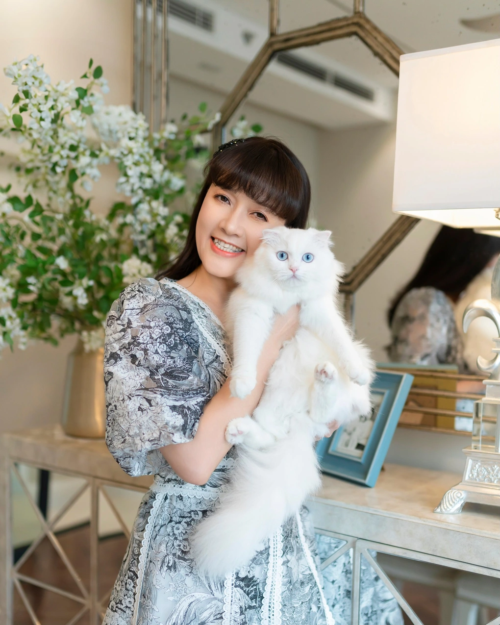 Ngỡ ngàng nhan sắc giai nhân Việt thời son trẻ: Khánh Huyền tựa nữ thần không cần dao kéo, Vân Dung chuẩn hoa hậu - 19