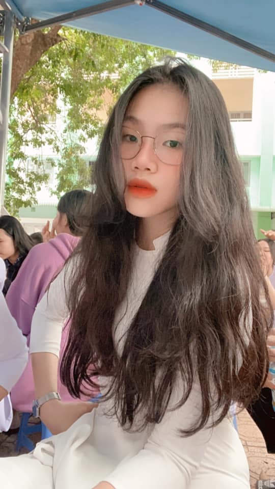 Nhan sắc quá khứ trái ngược của Tân Hoa, Á hậu Hoàn vũ Việt Nam: Người ngây thơ, người quyến rũ, cá tính - 25