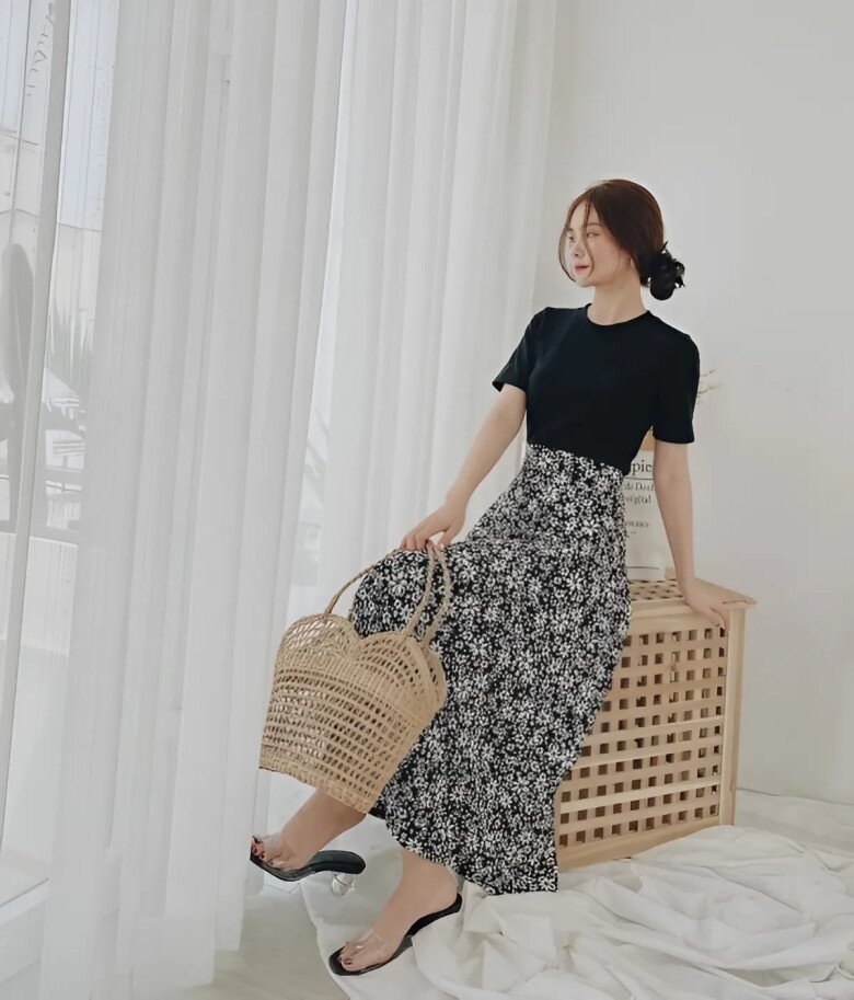 Những cô nàng theo đuổi phong cách thanh lịch mặc áo phông, sơ mi với chân váy thế nào? Họ luôn áp dụng 3 quy tắc - 5