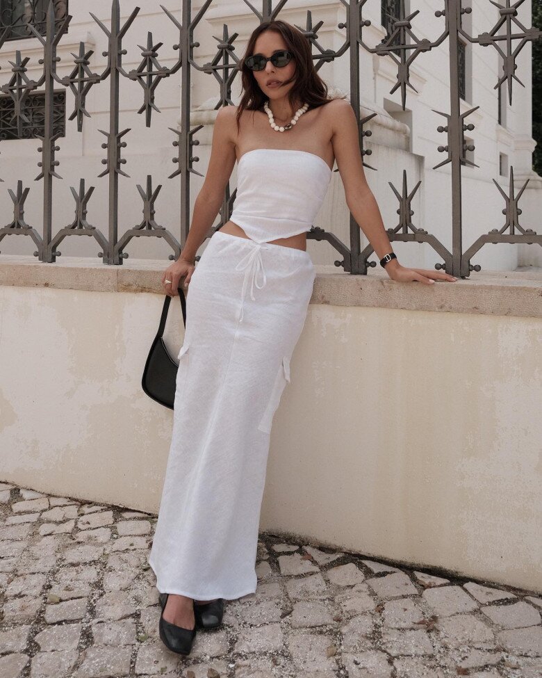 Sở hữu chân váy trắng nhưng không biết phối với gì trong tủ đồ, 5 outfit “cứu nguy” chuẩn xinh, cứ diện là đẹp - 3
