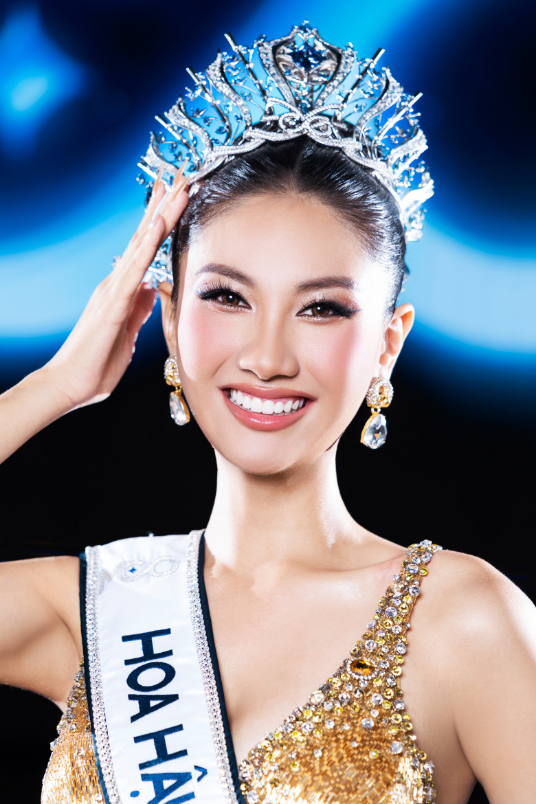 Sự giống nhau đến kỳ lạ của Tân Hoa hậu Nguyễn Hoàng Phương Linh với Hoa hậu Hoàn Vũ Việt Nam đầu tiên - 7